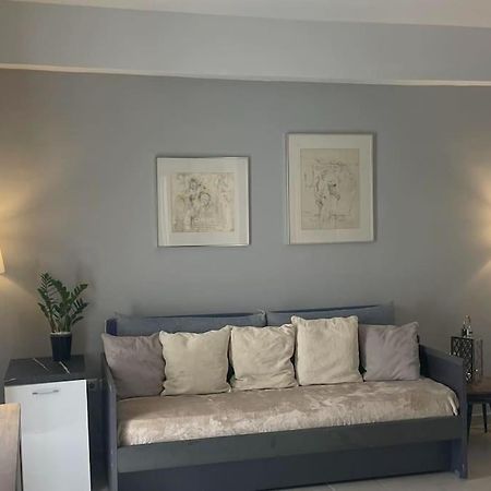 Studio In The Center, 2 Mins From The Beach Loutraki  Eksteriør bilde