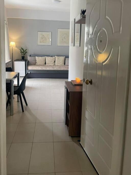 Studio In The Center, 2 Mins From The Beach Loutraki  Eksteriør bilde