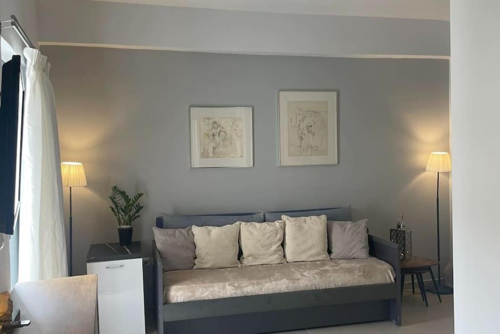 Studio In The Center, 2 Mins From The Beach Loutraki  Eksteriør bilde